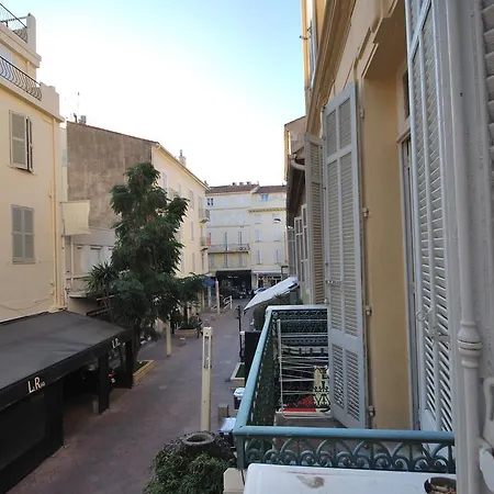 Une Proche Mer * Cannes